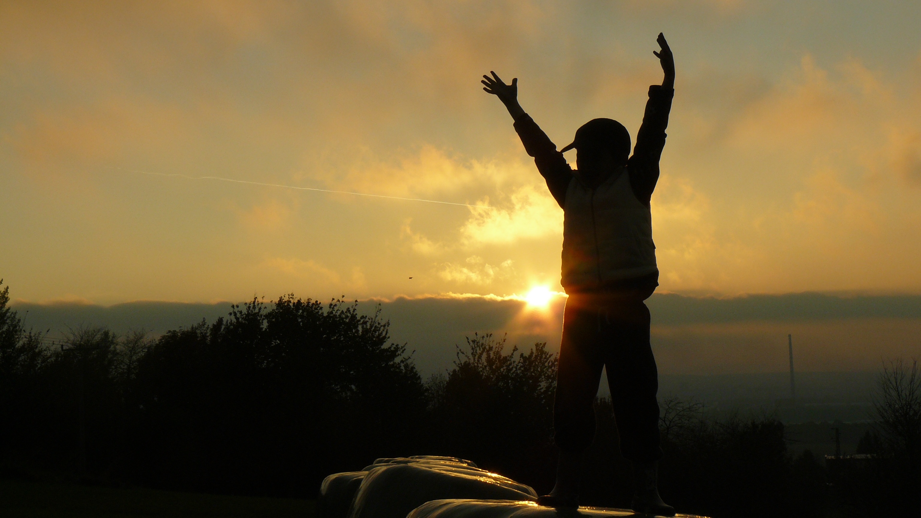 Safety, Stress And Savings: Tips For The Solo Traveler