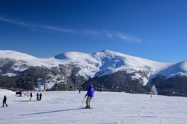 5 Best Ski Destinations To Visit In The USA