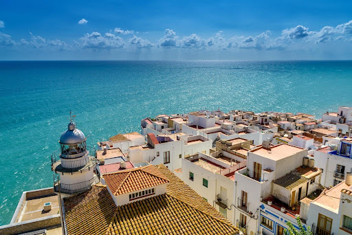 The Ultimate 24-Hour Travel Guide to Valencia, Spain: Top Things to Do in One Day 🌍✈️