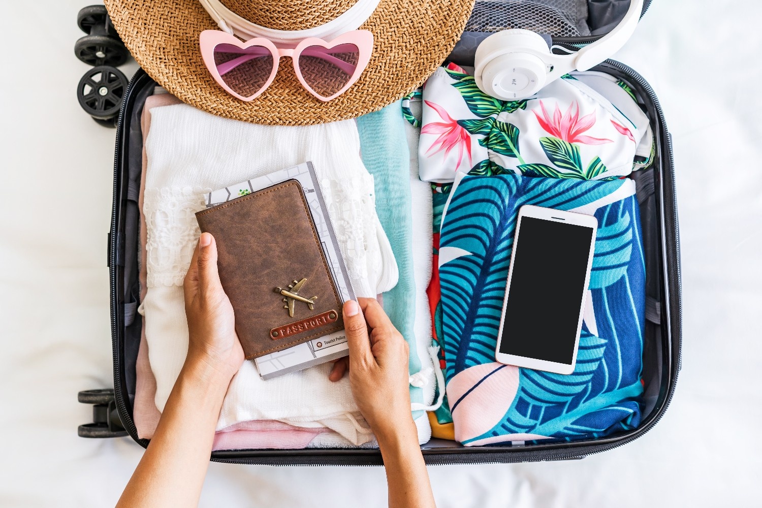 The Best Time to Book Flights in 2025 (Backed by Real Data) 📅✈️