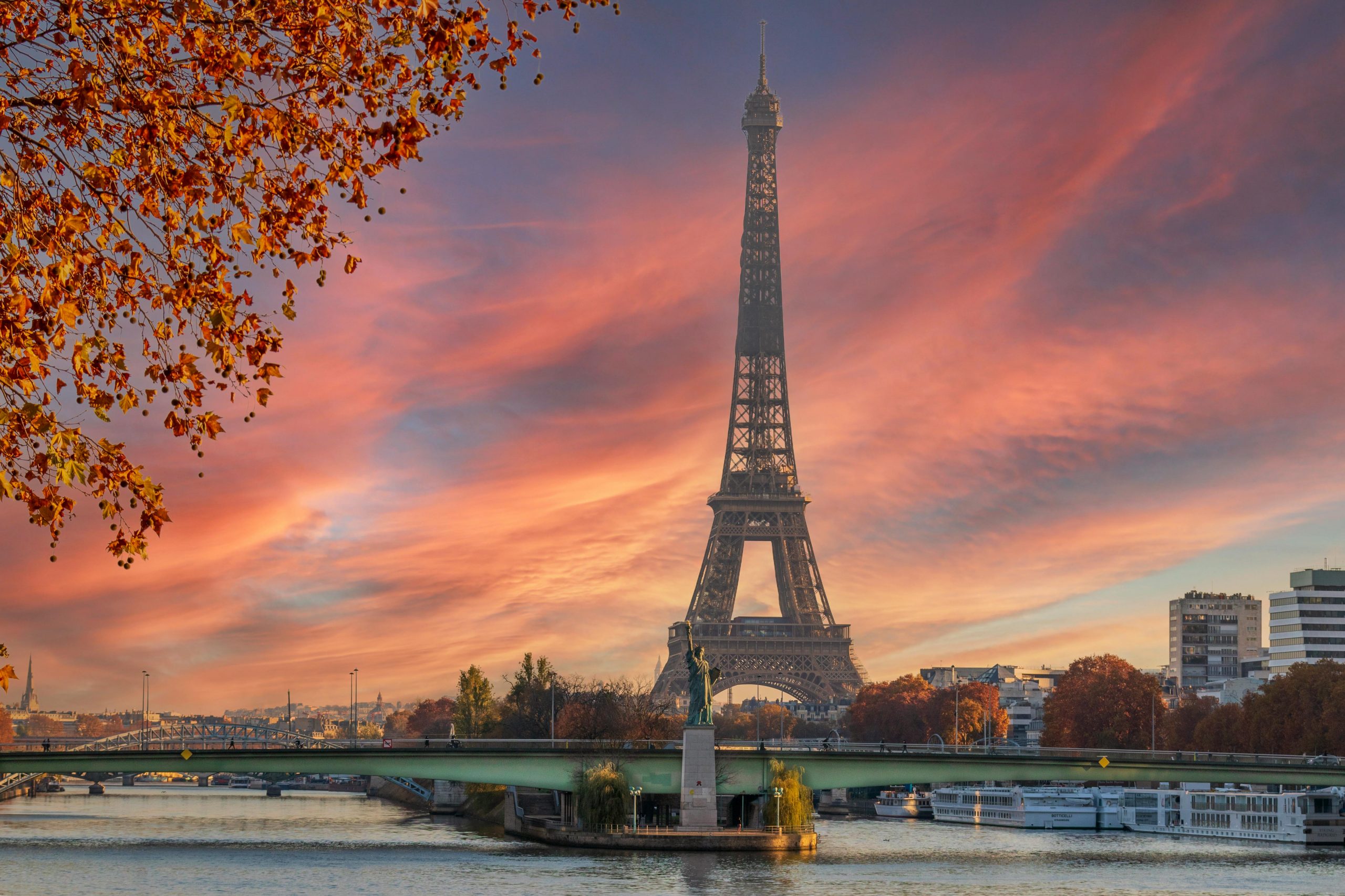 The Ultimate Travel Guide to Paris