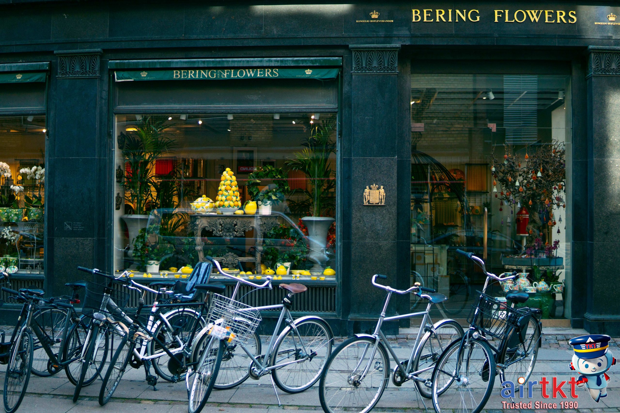 Traveling Like a Local: How to Experience London Beyond the Tourist Spots