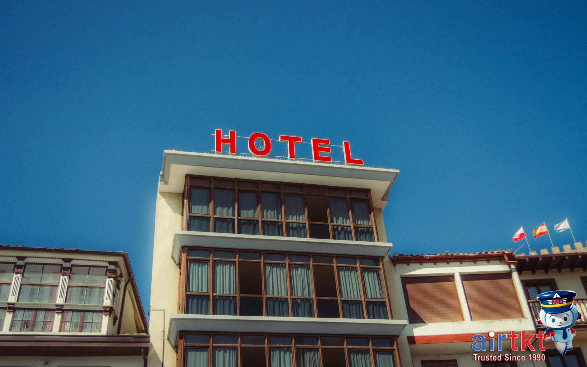 Red Roof Inn RediCard Program: Maximizing Hotel Loyalty Points and Status