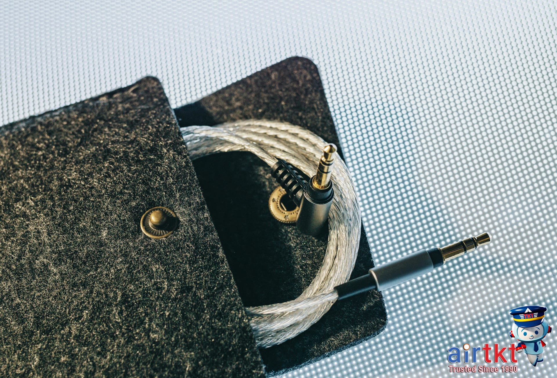 Electronics Cables: Complete Packing Guide and Checklist