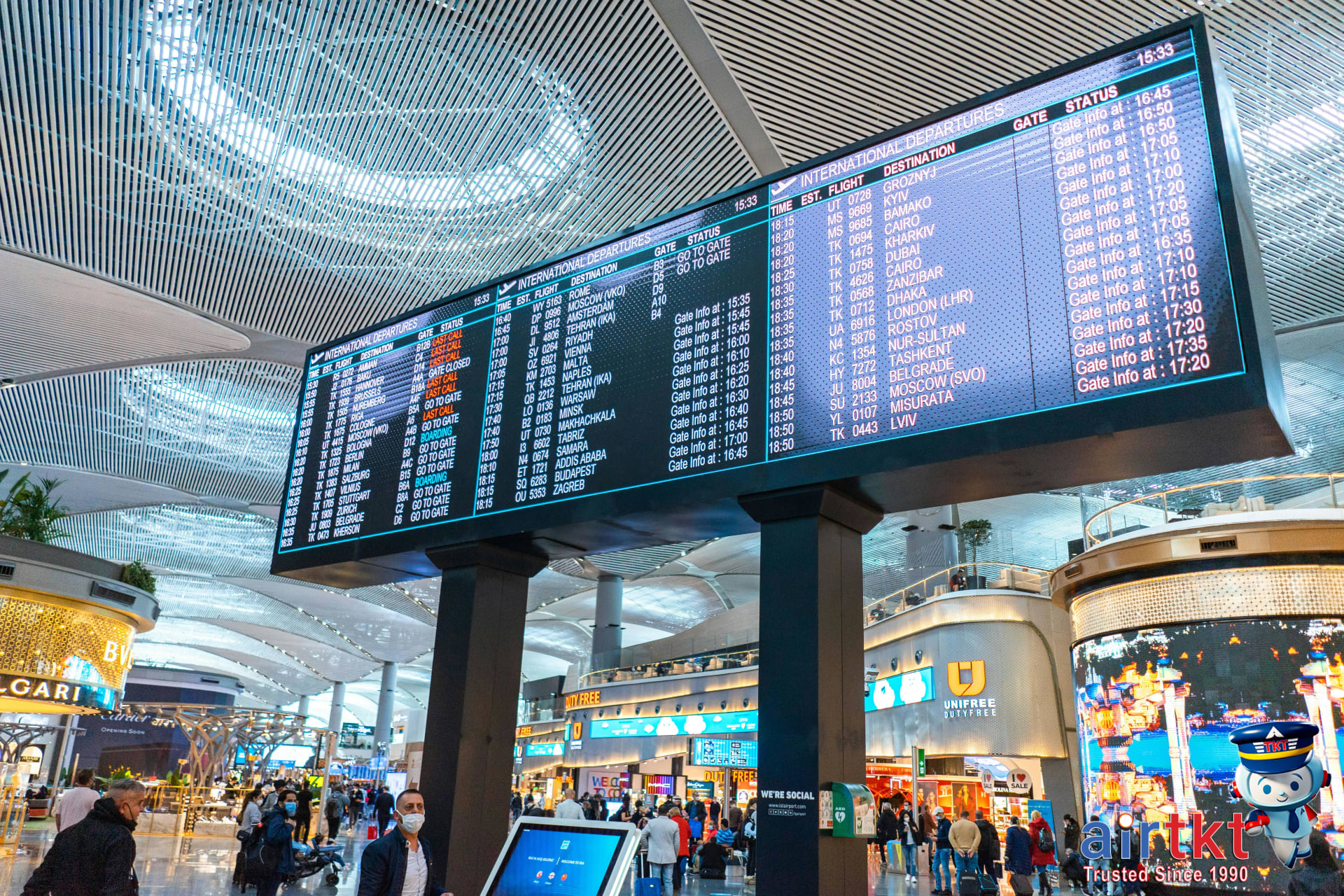 Europe to Asia Flight Deals: Best Timing and Airlines