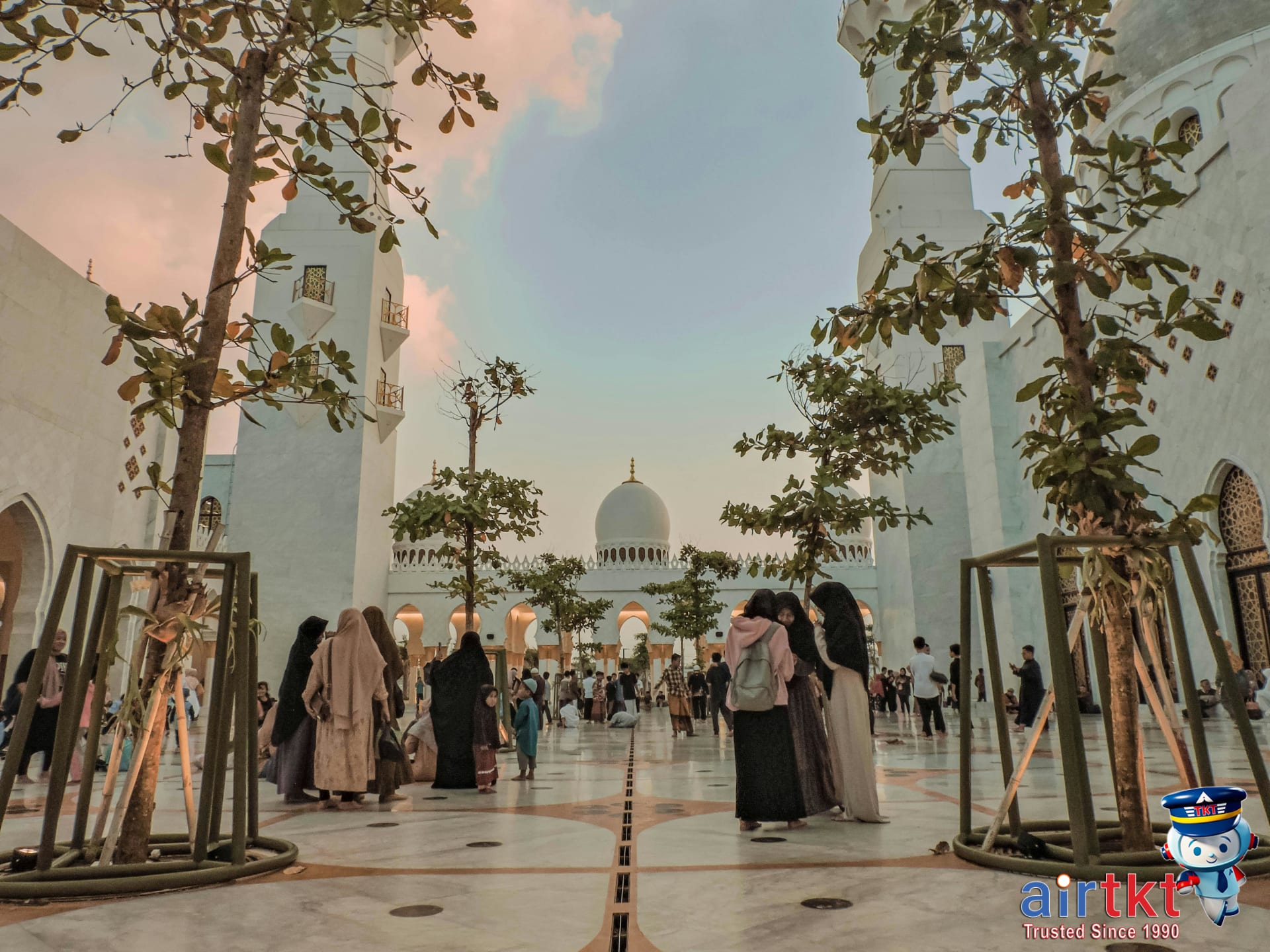 Abu Dhabi First-Timer's Guide: Essential Tips and Must-Sees