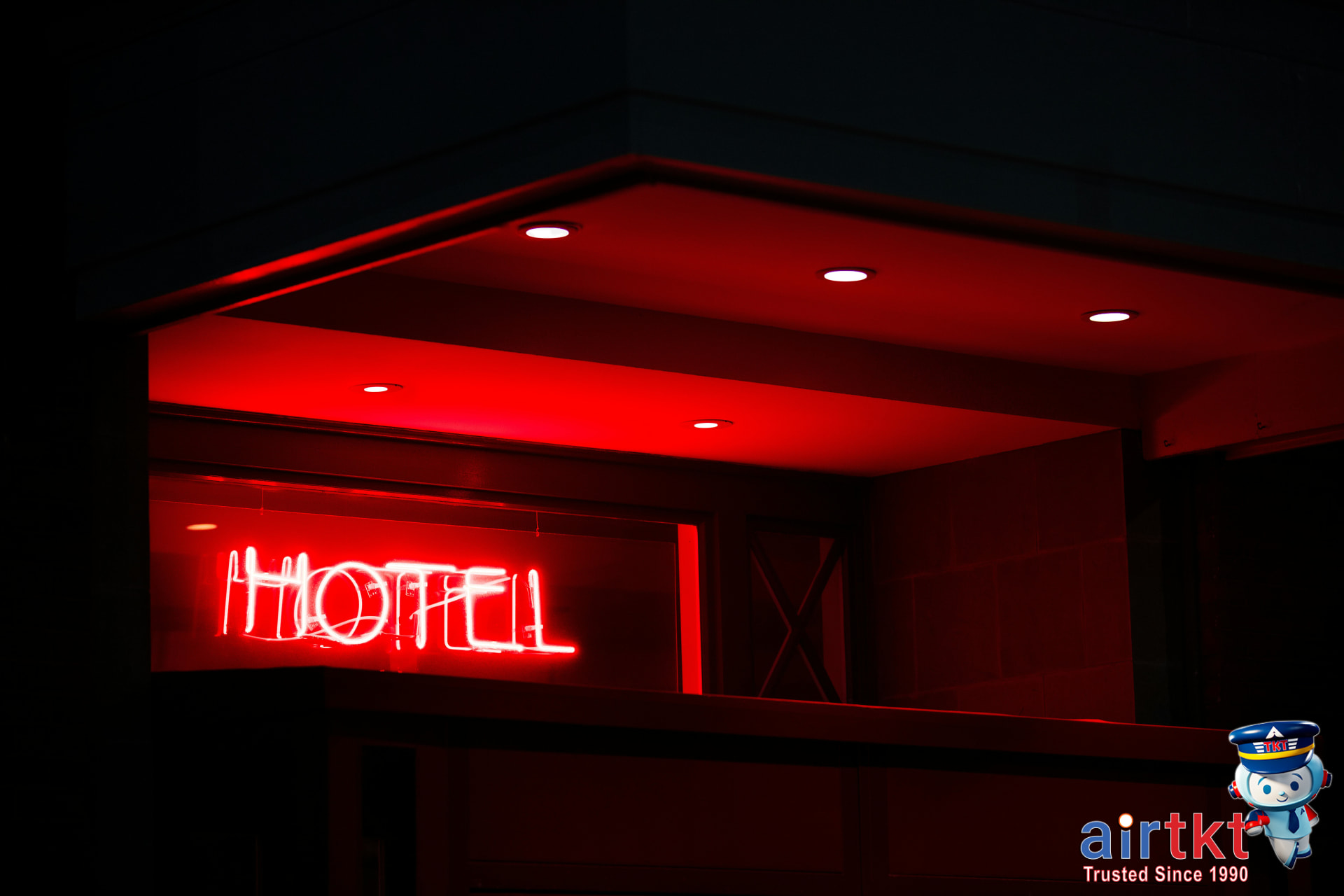 Love Hotels Guide: Which Option Saves Money and Suits Your Needs
