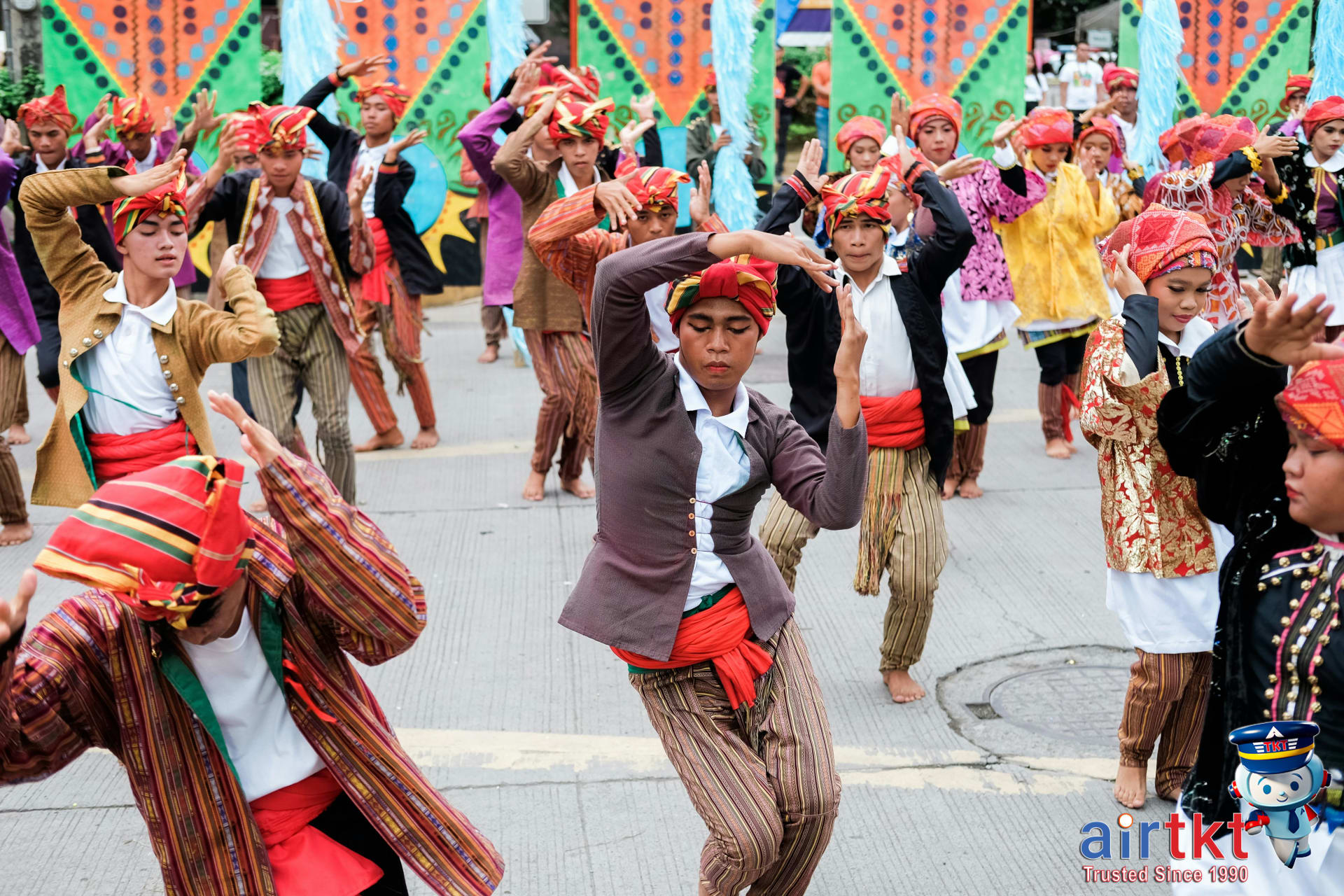Philippines Etiquette: Understanding Filipino Customs and Culture