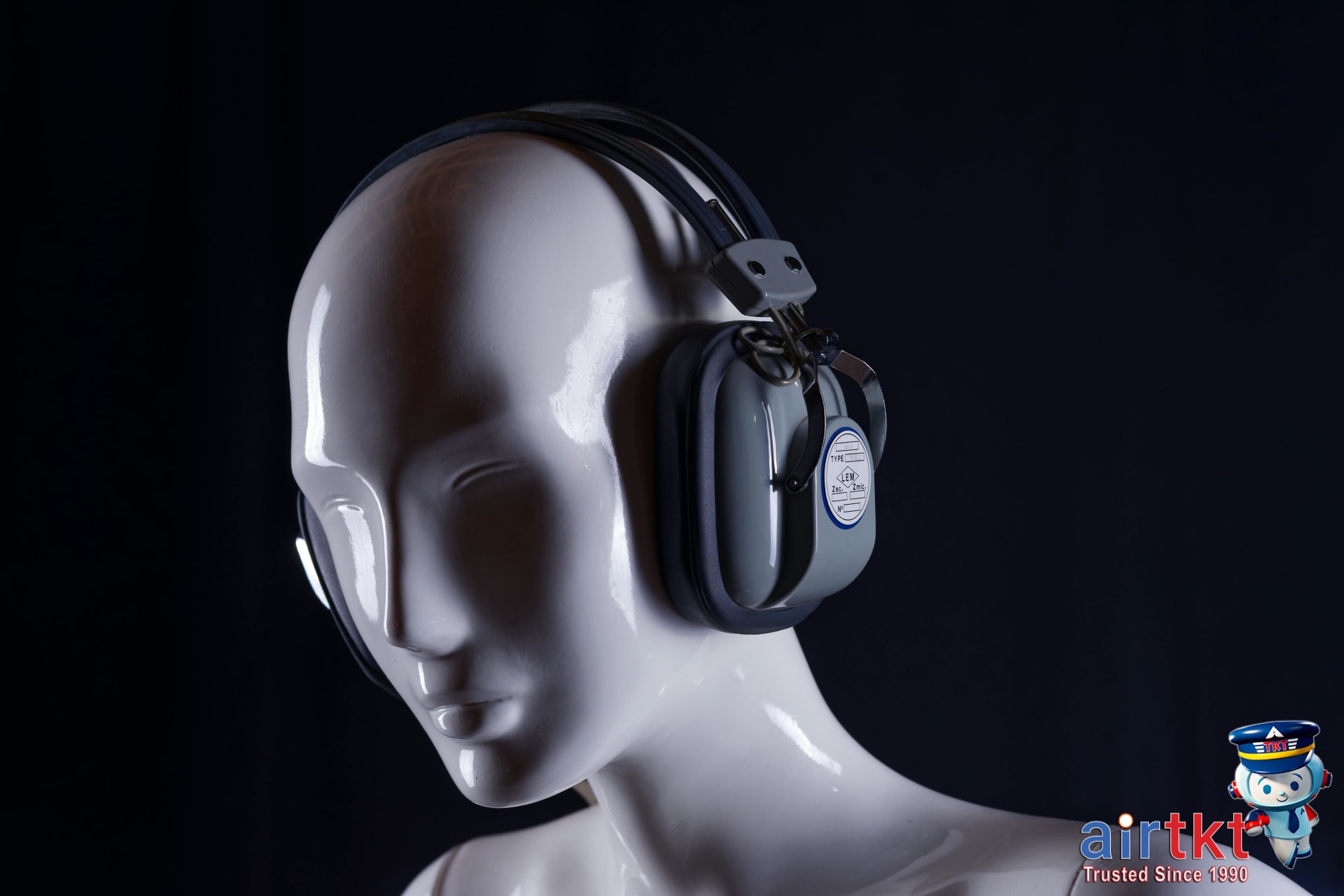 Noise-Canceling Headphones: The #1 Travel Upgrade Worth Making