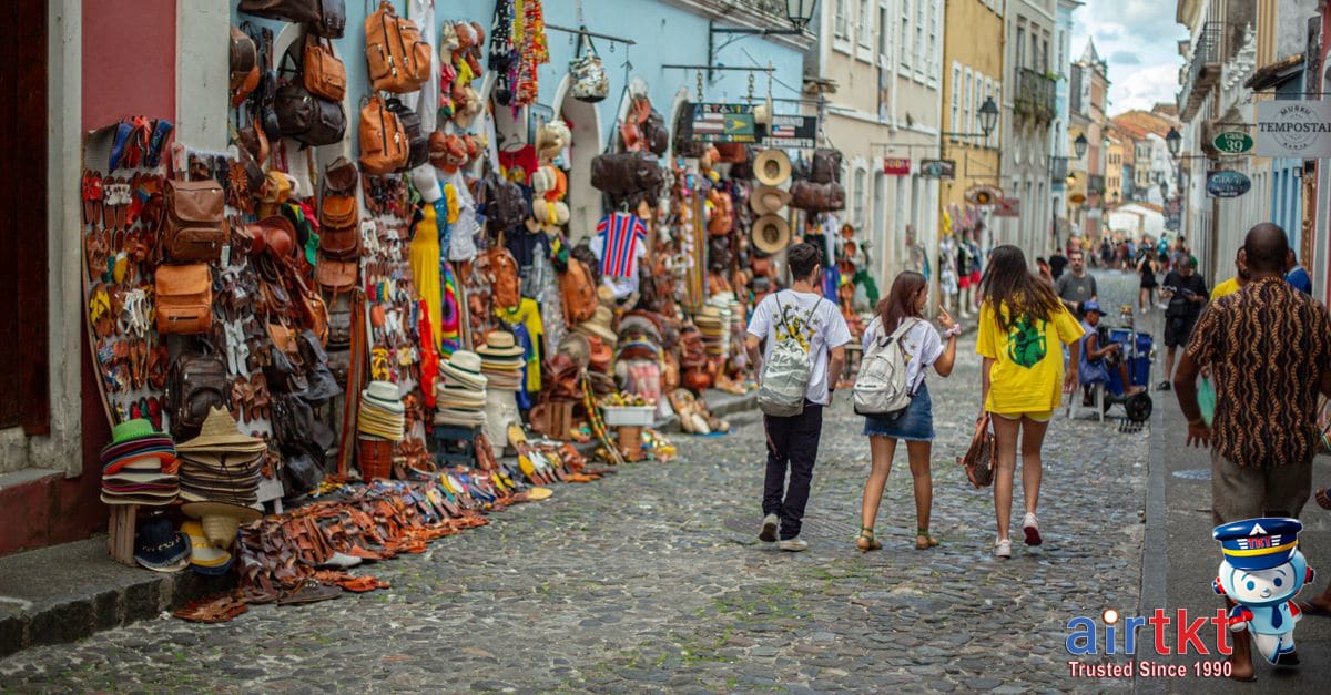 Brazil Etiquette: From Greetings to Dining Like a Local